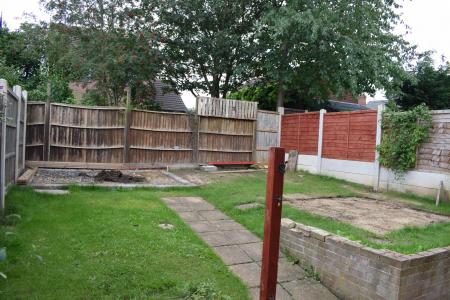 2 bedroom Semi-detached house to let in Woodland View, Barnetby, DN38