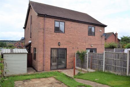 2 bedroom Semi-detached house to let in Woodland View, Barnetby, DN38