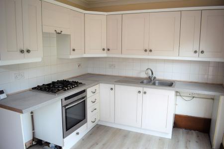 2 bedroom Semi-detached house to let in Woodland View, Barnetby, DN38
