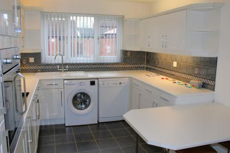 3 bedroom Detached bungalow for sale in Bakersfield, Wrawby, DN20