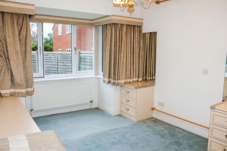 3 bedroom Detached bungalow for sale in Bakersfield, Wrawby, DN20