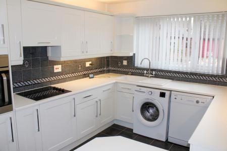3 bedroom Detached bungalow for sale in Bakersfield, Wrawby, DN20