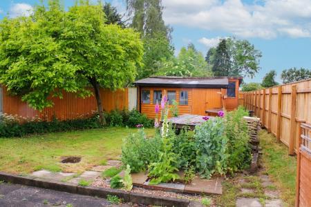 2 bedroom Semi-detached house for sale in Station Road, Sturton, DN20