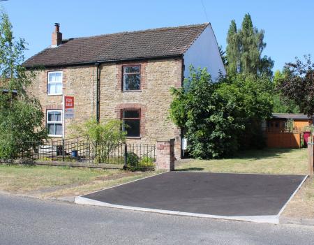 2 bedroom Semi-detached house for sale in Station Road, Sturton, DN20