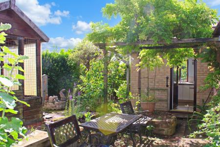 2 bedroom Detached bungalow for sale in Navigation Lane, Caistor, LN7