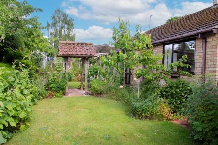 2 bedroom Detached bungalow for sale in Navigation Lane, Caistor, LN7
