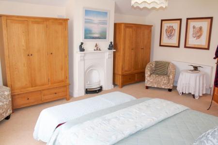 3 bedroom Detached house for sale in Mill Lane, Caistor, LN7