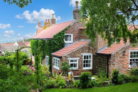 3 bedroom Detached house for sale in Mill Lane, Caistor, LN7