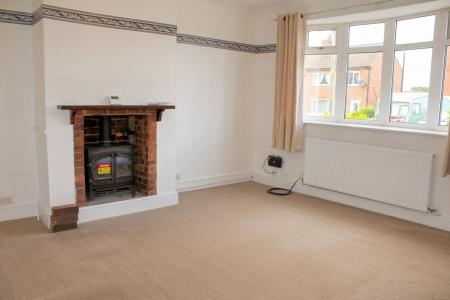 3 bedroom Semi-detached house for sale in Chapel Road, Broughton, DN20