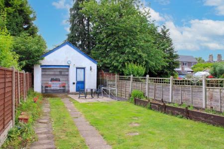 3 bedroom Semi-detached house for sale in Chapel Road, Broughton, DN20