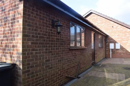1 bedroom Semi-detached bungalow to let in Worlaby, Brigg, DN20