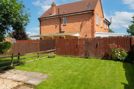 2 bedroom Semi-detached house to let in Waters Edge, Scawby Brook, DN20