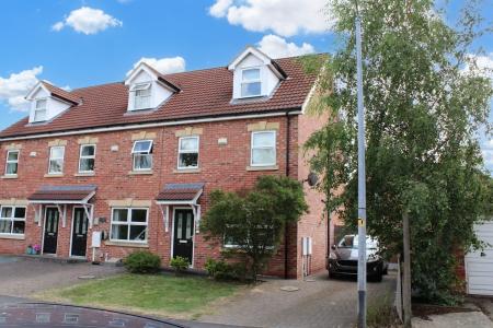 3 bedroom End of terrace house for sale in Grammar School Road, Brigg, DN20