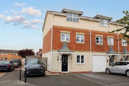 3 bedroom End of terrace house for sale in Swift Drive, Scawby Brook, DN20