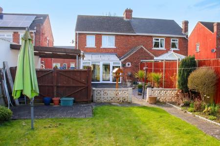 3 bedroom Semi-detached house for sale in East Parade, Brigg, DN20
