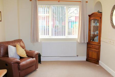 3 bedroom Semi-detached house for sale in East Parade, Brigg, DN20