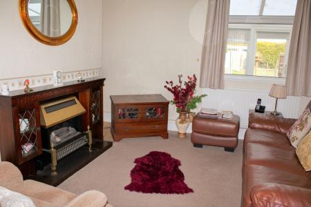 3 bedroom Semi-detached house for sale in East Parade, Brigg, DN20