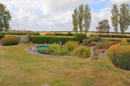 2 bedroom Detached bungalow for sale in Gainsborough Road, Kirton Lindsey, DN21