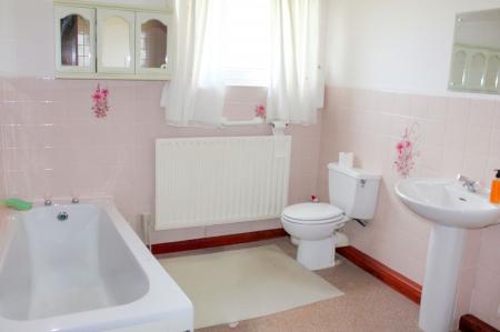 2 bedroom Detached bungalow for sale in Gainsborough Road, Kirton Lindsey, DN21