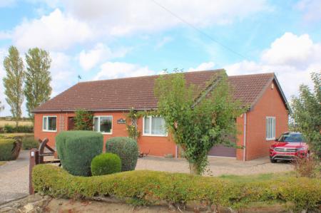 2 bedroom Detached bungalow for sale in Gainsborough Road, Kirton Lindsey, DN21