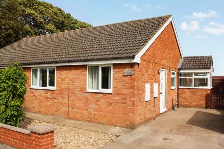 2 bedroom Semi-detached house for sale in St. Hybalds Grove, Scawby, DN20