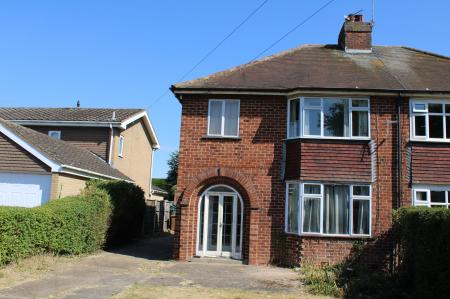 3 bedroom Semi-detached house for sale in Bigby High Road, Brigg, DN20