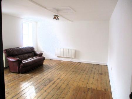 2 bedroom Flat to let in Market Place, Brigg, DN20