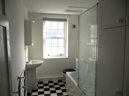 2 bedroom Flat to let in Market Place, Brigg, DN20
