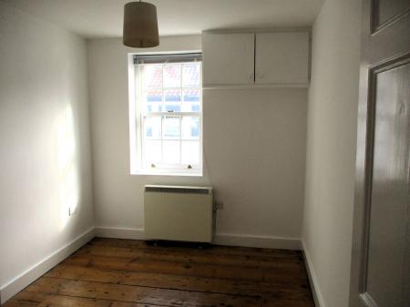 2 bedroom Flat to let in Market Place, Brigg, DN20