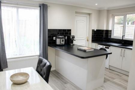 3 bedroom Detached house for sale in Churchill Avenue, Brigg, DN20