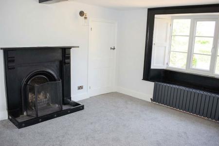 3 bedroom Semi-detached house to let in School Lane, Appleby, DN15