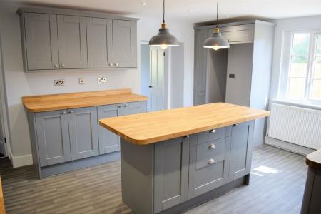 3 bedroom Semi-detached house to let in School Lane, Appleby, DN15
