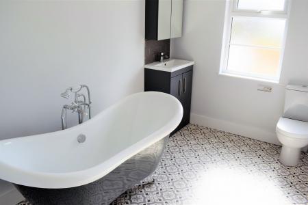 3 bedroom Semi-detached house to let in School Lane, Appleby, DN15