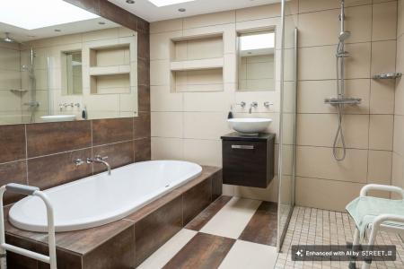 3 bedroom Detached bungalow for sale in Ermine Street, Scawby, DN20