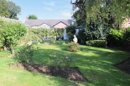 3 bedroom Detached bungalow for sale in Ermine Street, Scawby, DN20