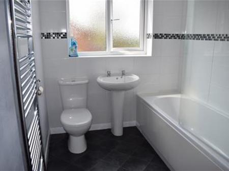 2 bedroom Semi-detached house to let in School Lane, Bonby, DN20