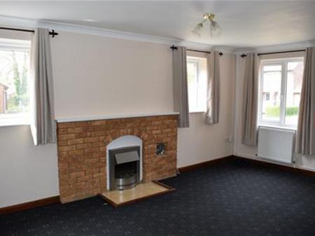 2 bedroom Semi-detached house to let in School Lane, Bonby, DN20