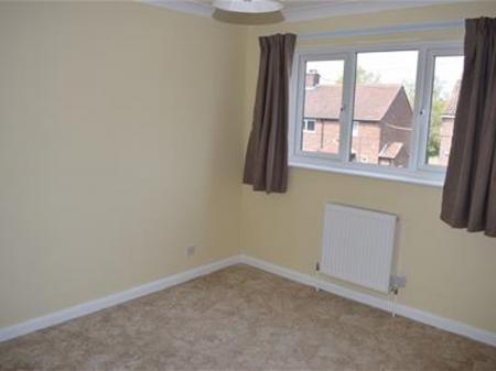 2 bedroom Semi-detached house to let in School Lane, Bonby, DN20