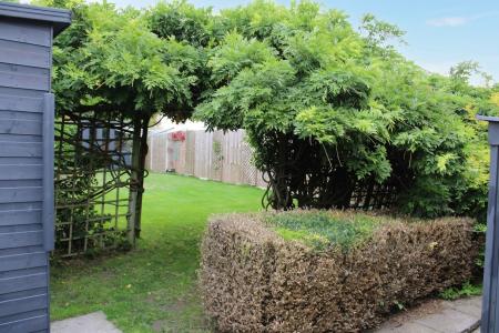 2 bedroom Detached bungalow for sale in Kings Avenue, Brigg, DN20