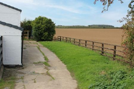 5 bedroom Semi-detached house for sale in Grange Cottages, Croxton, Ulceby, DN396YD