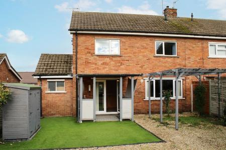 3 bedroom Semi-detached house for sale in Highfield Grove, Brigg, DN20