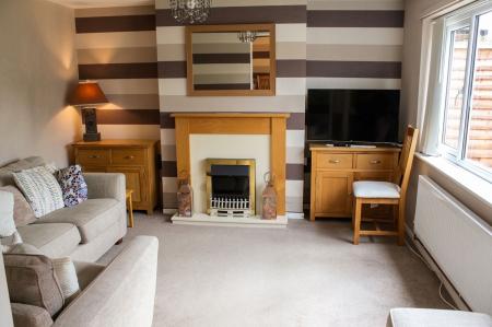 3 bedroom Semi-detached house for sale in Highfield Grove, Brigg, DN20