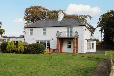 4 bedroom Detached house for sale in Croxton, Ulceby, DN39
