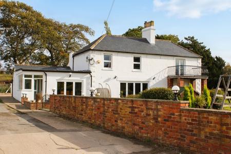 4 bedroom Detached house for sale in Croxton, Ulceby, DN39