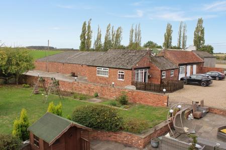 4 bedroom Detached house for sale in Croxton, Ulceby, DN39