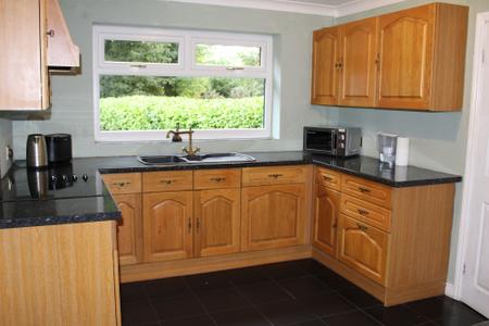 4 bedroom House for sale in Kirton Road, Greetwell, DN20