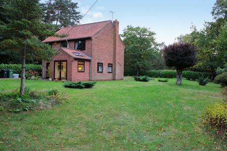 4 bedroom House for sale in Kirton Road, Greetwell, DN20
