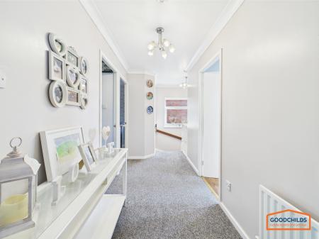 4 bedroom Detached house for sale in Fairburn Crescent, Pelsall, WS3