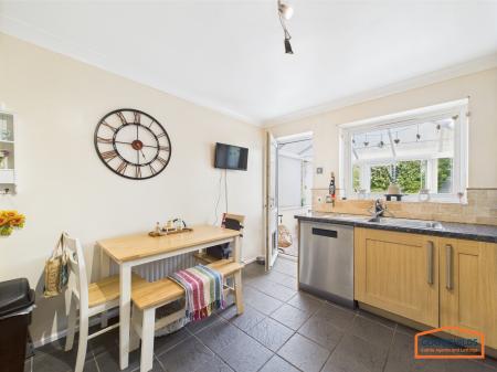 4 bedroom Detached house for sale in Fairburn Crescent, Pelsall, WS3