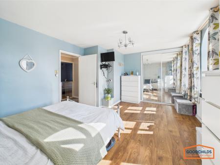 4 bedroom Detached house for sale in Fairburn Crescent, Pelsall, WS3